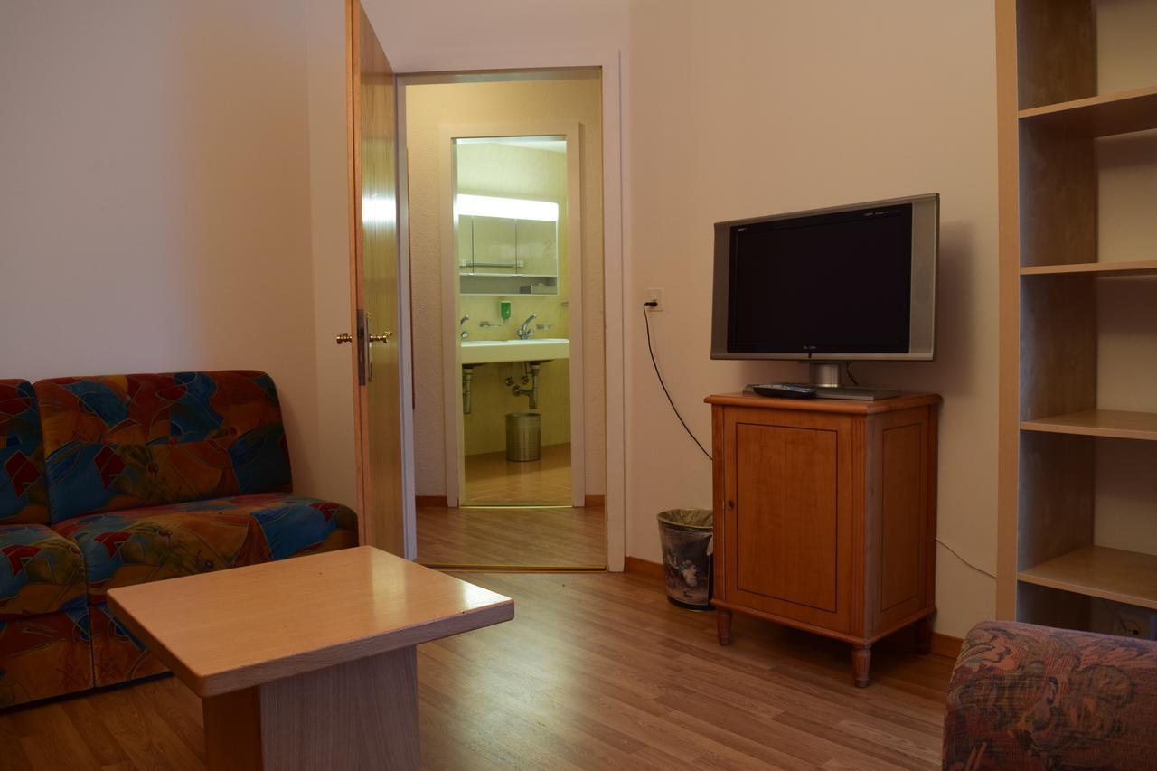 Parkhotel Bellevue Budget Lenk Oda fotoğraf